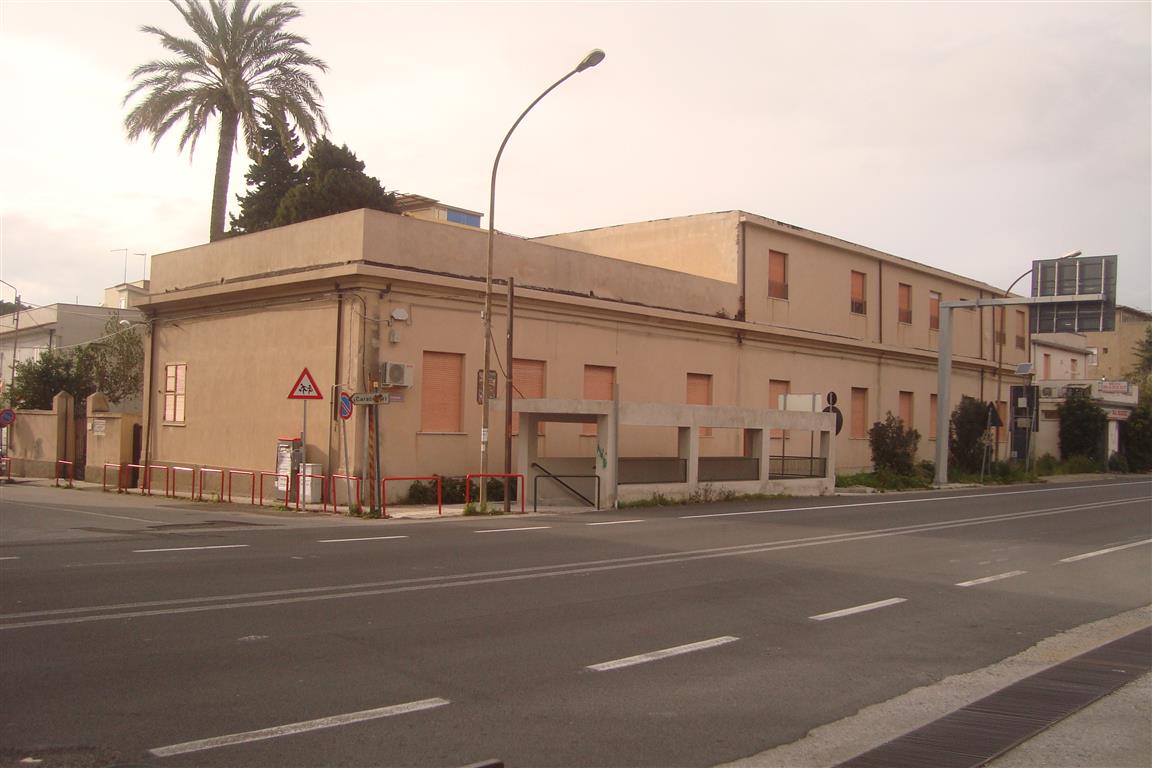 scuola elementare lazzaro