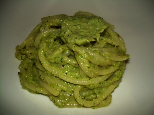 ricetta pesto broccoli noci