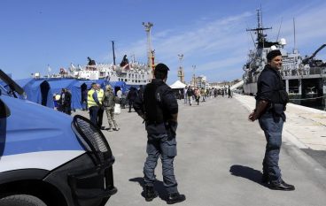 Reggio Calabria, arrivata nave con 651 migranti