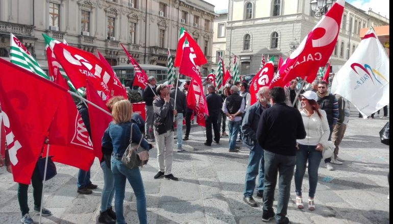 Catanzaro, grande partecipazione allo sciopero di Poste Italiane