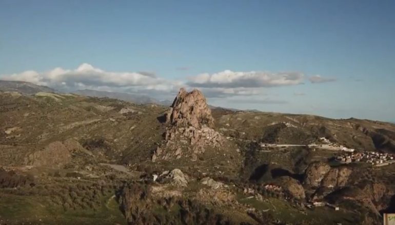 Montebello Jonico, Giro dei Giganti in bici tra rocche, grotte e leggende