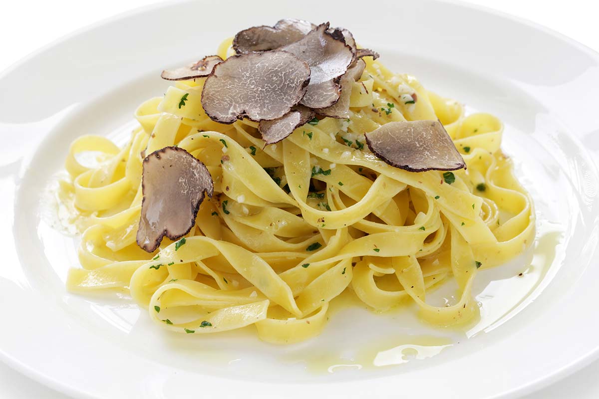 Tagliatelle con scaglie di tartufo