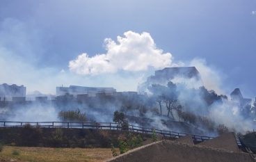 Incendio Roccella Jonica, distrutto parco vicino al Castello