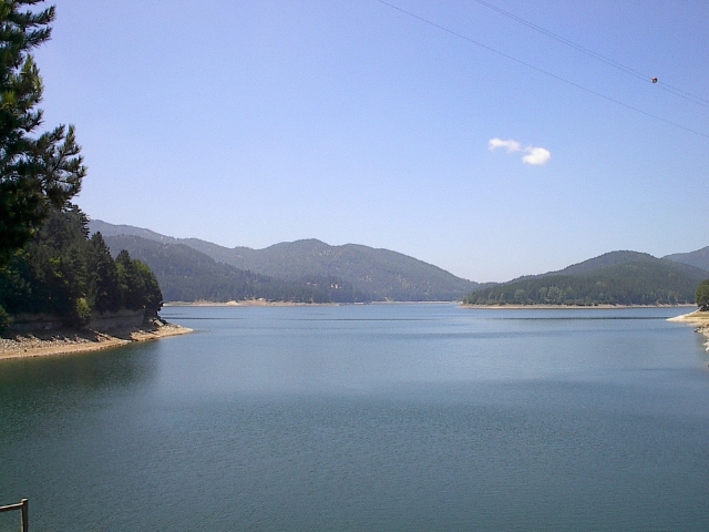 Cadavere ritrovato in riva al lago Ampollino