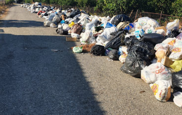 Emergenza Rifiuti: Marina di San Lorenzo invasa dalla spazzatura