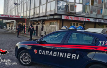 Donna tenta il suicidio a Taurianova: salvata dai carabinieri