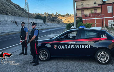 San Lorenzo Marina, uomo minacciava passanti con coltello. Arrestato dai carabinieri
