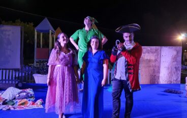 Locri, teatro alla ribalta: ice Baby continua con Peter Pan e il Grinch