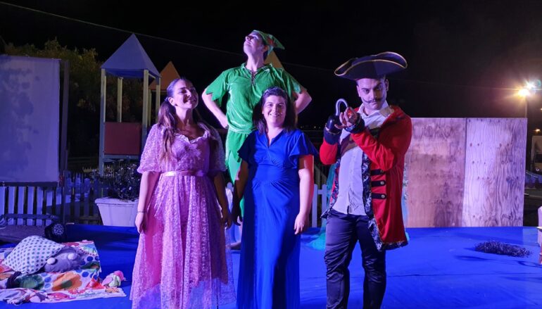 Locri, teatro alla ribalta: ice Baby continua con Peter Pan e il Grinch