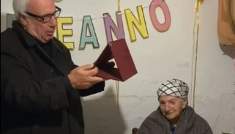 Chorio di San Lorenzo, Virginia Mangiola ha festeggiato 100 anni
