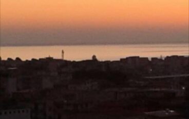 Calabria, i colori al tramonto con vista mare. Storie, numeri e vite