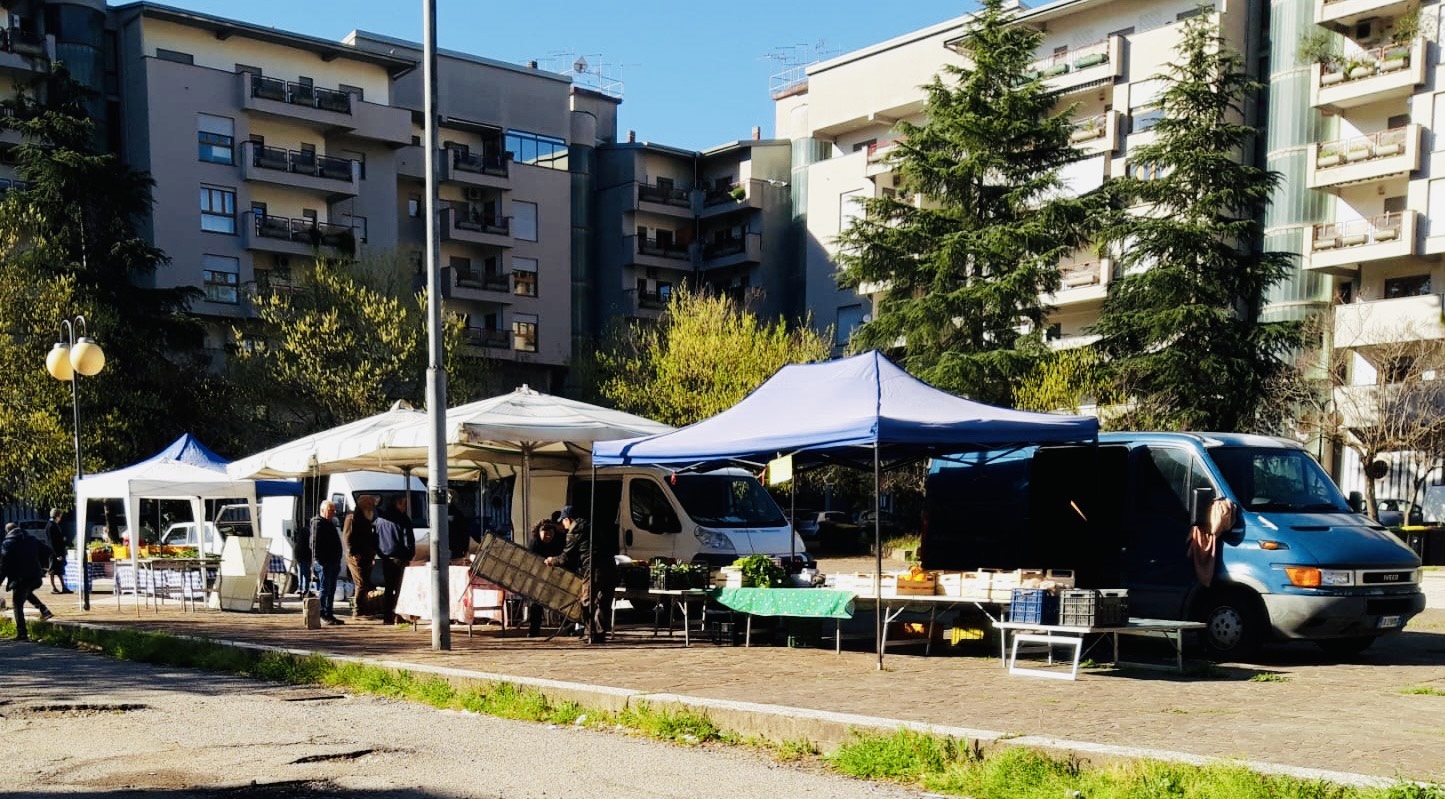 mercato alimentare quattromiglia rende