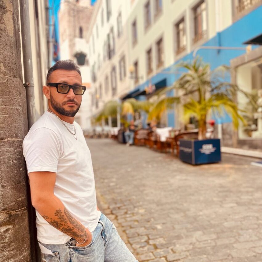 il cantante Stefano Priolo