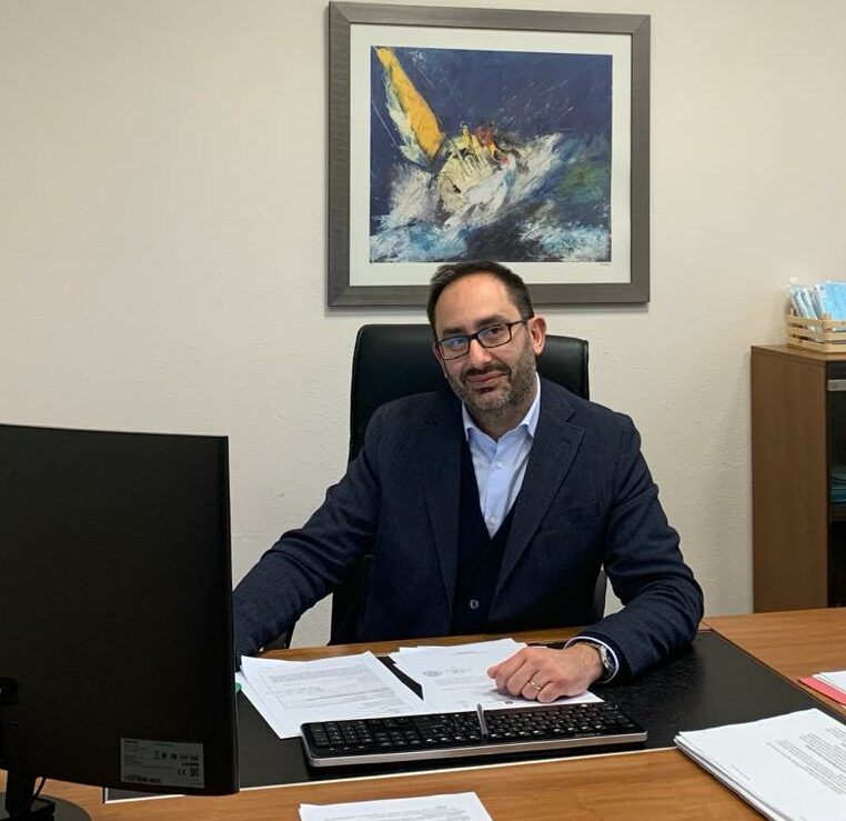 preside l’istituto di Istruzione Superiore “Tenente Colonnello G. Familiari” di Melito di Porto Salvo