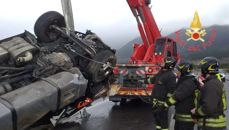 incidente A2 Salerno-Reggio