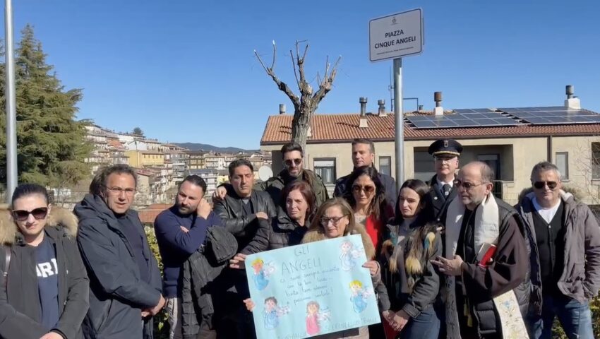 sindaca-rosaria-succurro-intitolazione-piazza-cinque-angeli-a-san-giovanni-in-fiore