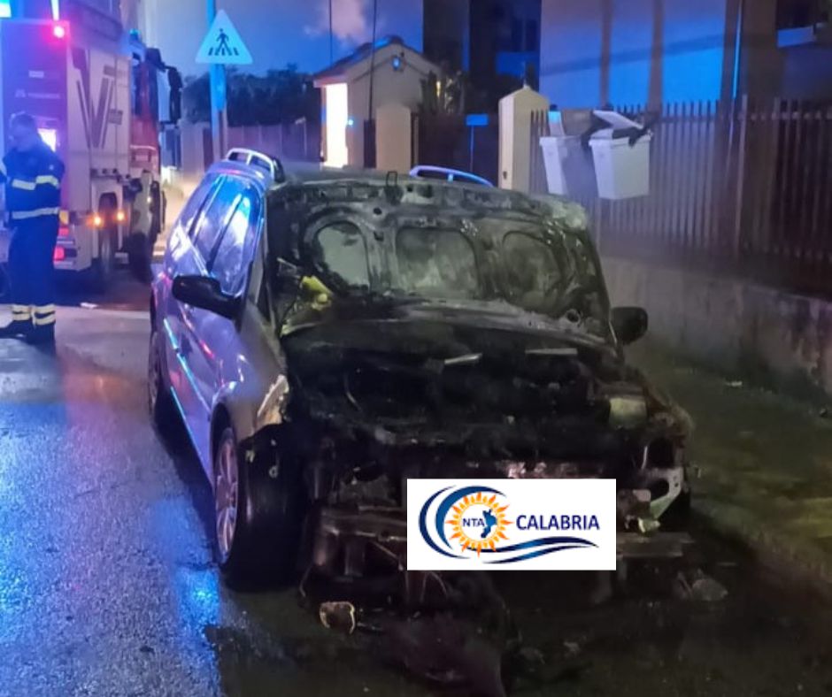 auto incendiata a Melito Porto Salvo