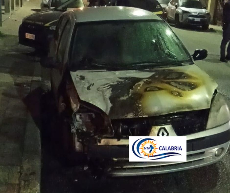 auto incendiata Melito Porto Salvo