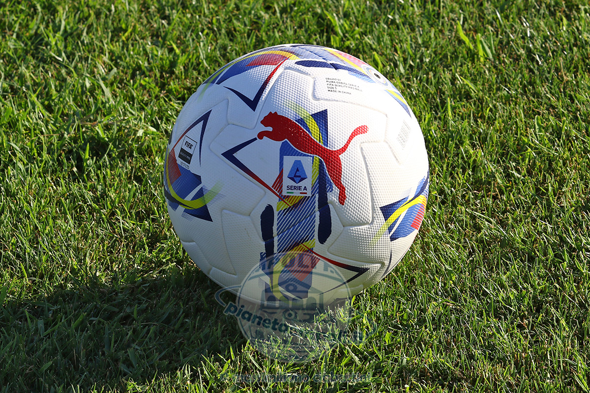 Calcio: I raccattapalle non daranno più i palloni ai giocatori