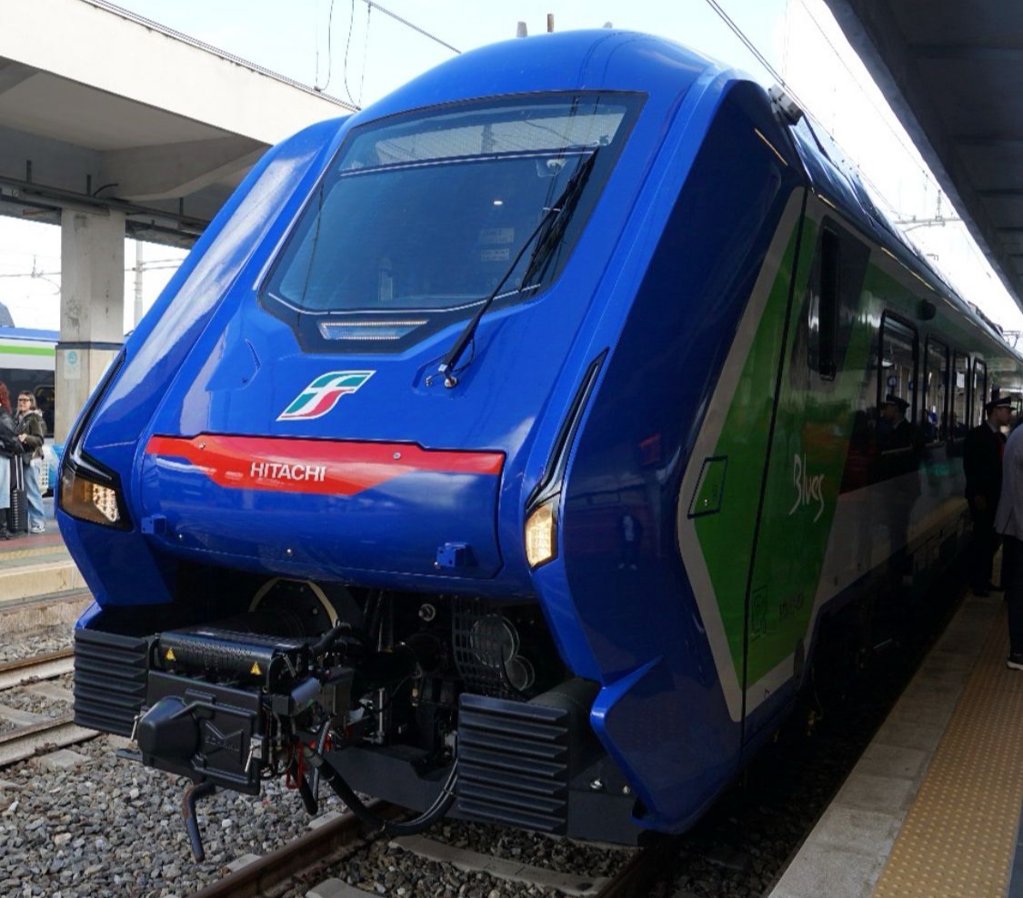 Sibari: consegnato il 21° treno ibrido per la Calabria