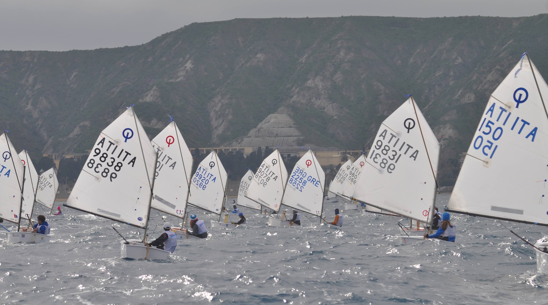 Vento e spettacolo alla BPER International Carnival Race