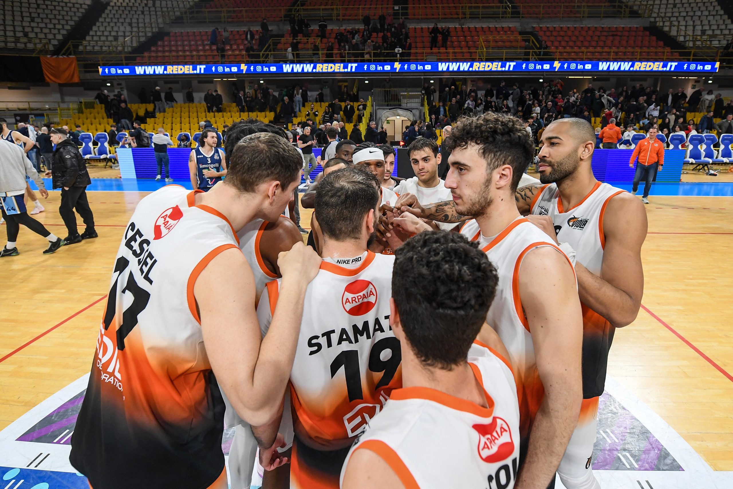 Redel Viola-Dinamo Brindisi 84-59: i neroarancio dominano