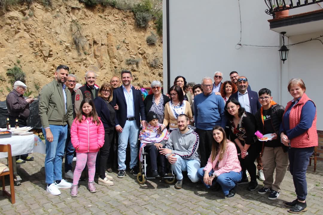 Corigliano-Rossano, grande festa per i cento anni di nonna Rosina