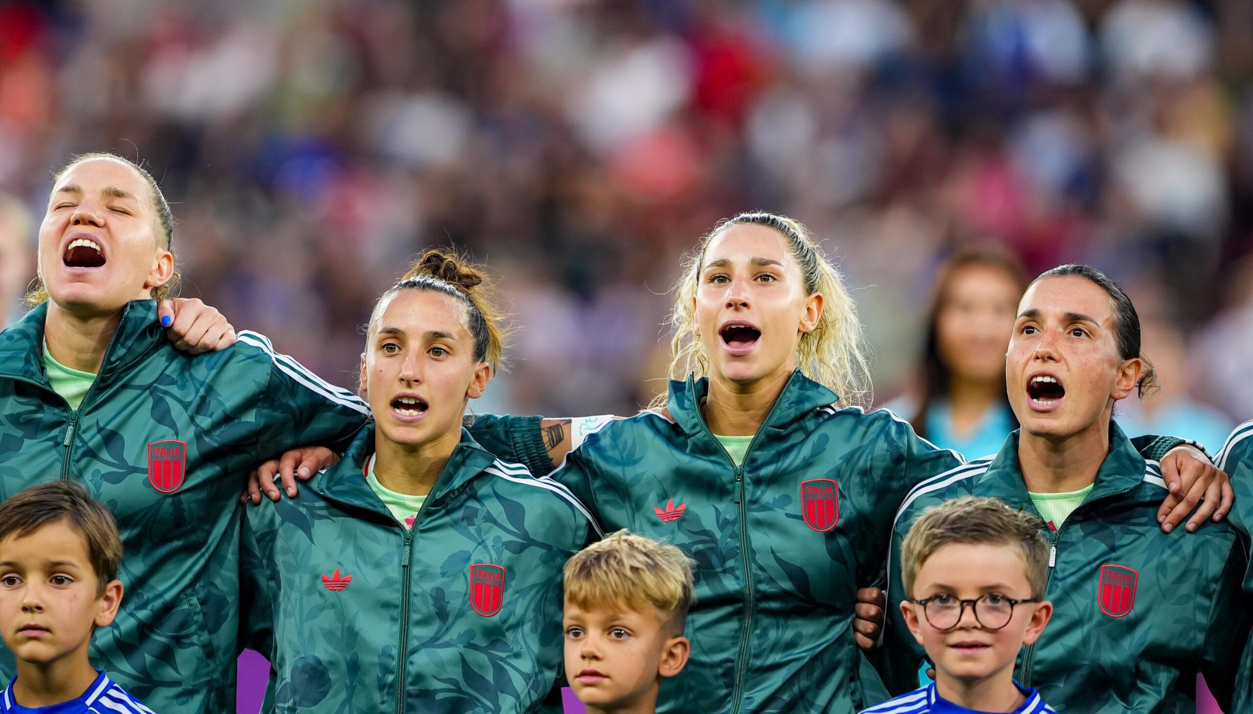 Calcio, le Azzurre corrono veloce verso la sfida con la Svezia