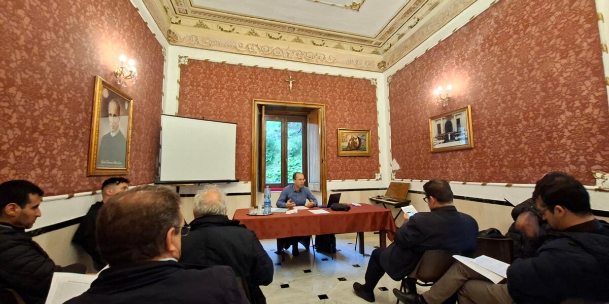 Nasce l’associazione teologica calabra: don Roberto Oliva presidente