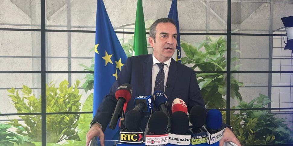 Roberto Occhiuto contro Vannacci: “remigrazione” è una sciocchezza