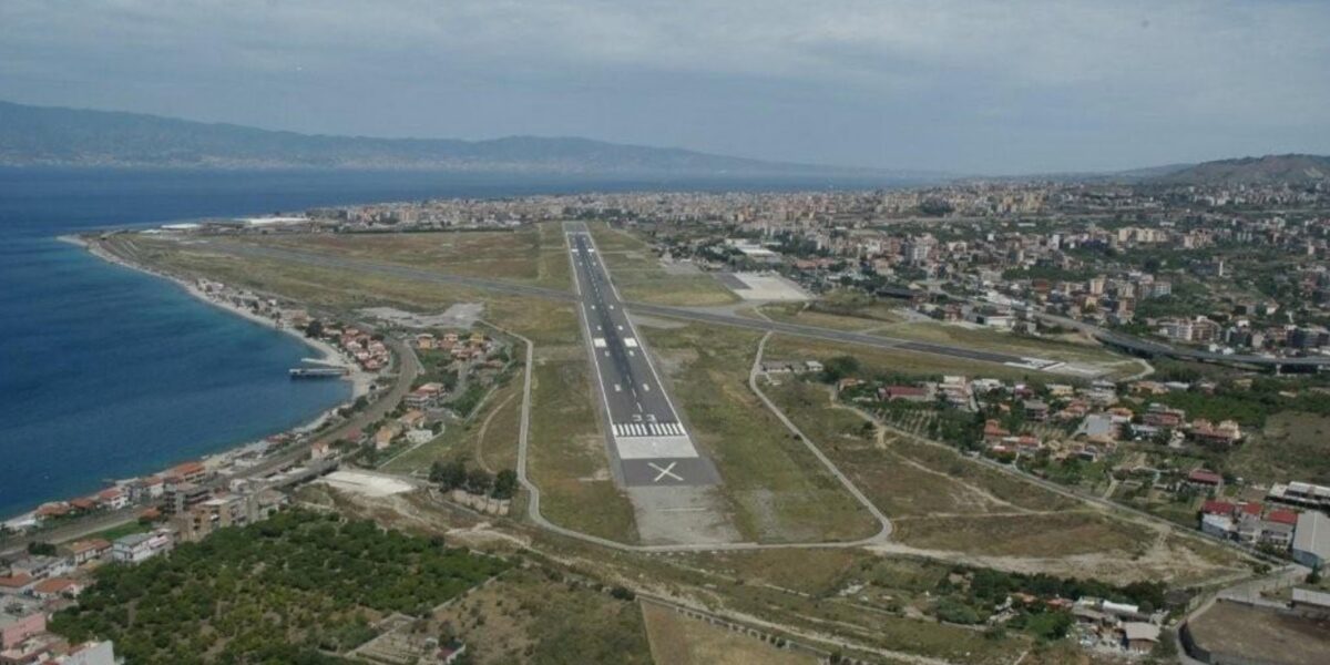 Reggio Calabria: paura all’aeroporto per carrello non aperto