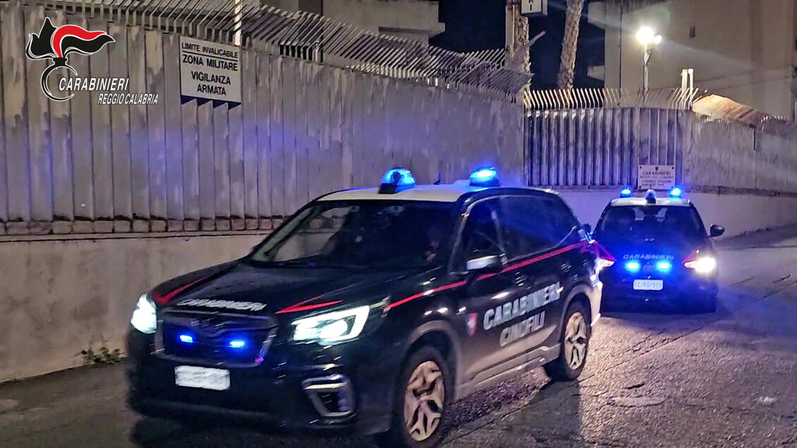 Firenze: banca abusiva per traffico droga e migranti, 41 indagati