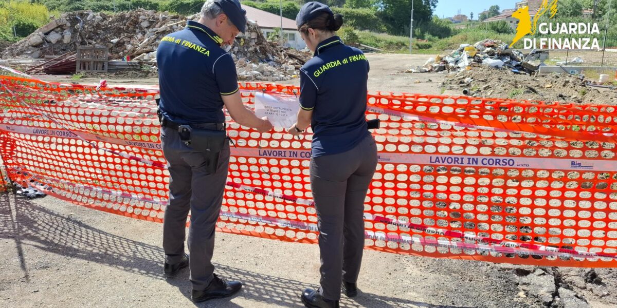Vibo Valentia: maxi discarica abusiva con amianto sequestrata