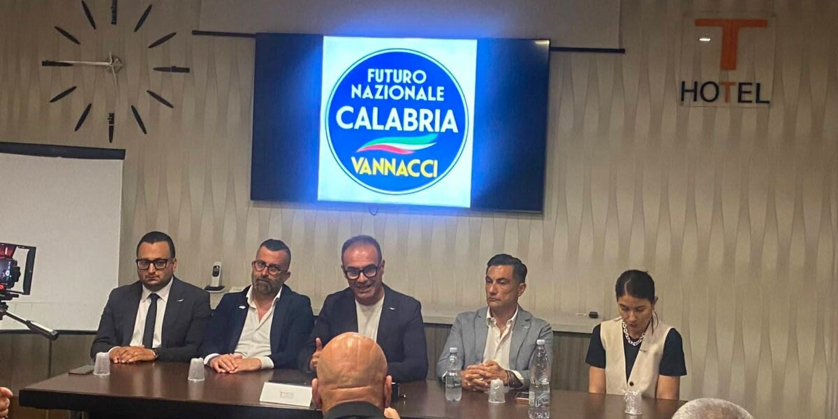 Guerra sui numeri in Futuro Nazionale: dissidenti attaccano vertici