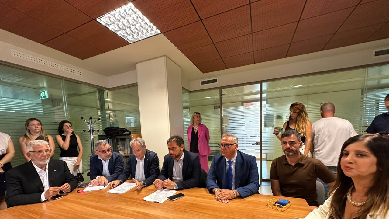 Giro Calabria barca confiscata: educazione e riscatto per i giovani