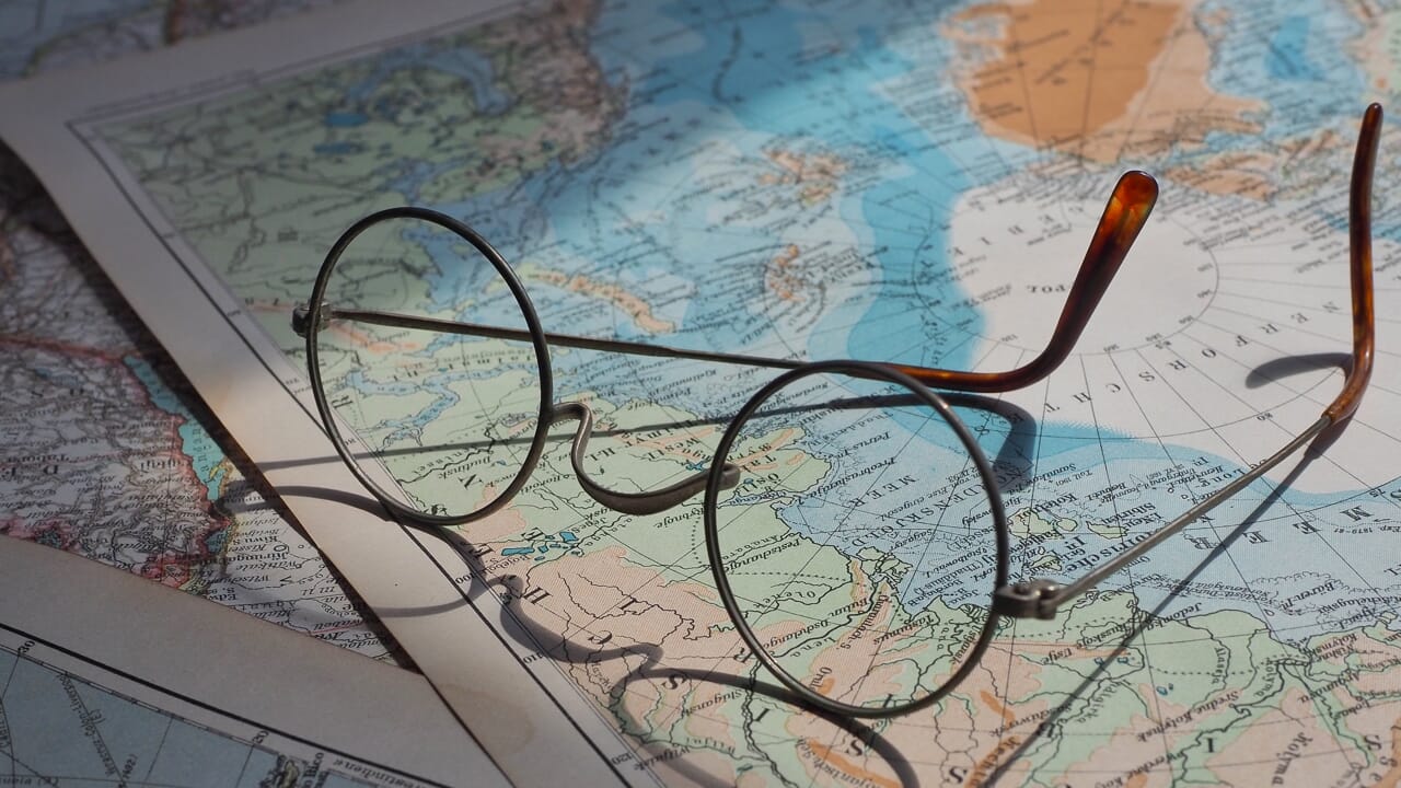 Il mondo gira: riscoprire realtà oltre lo schermo digitale