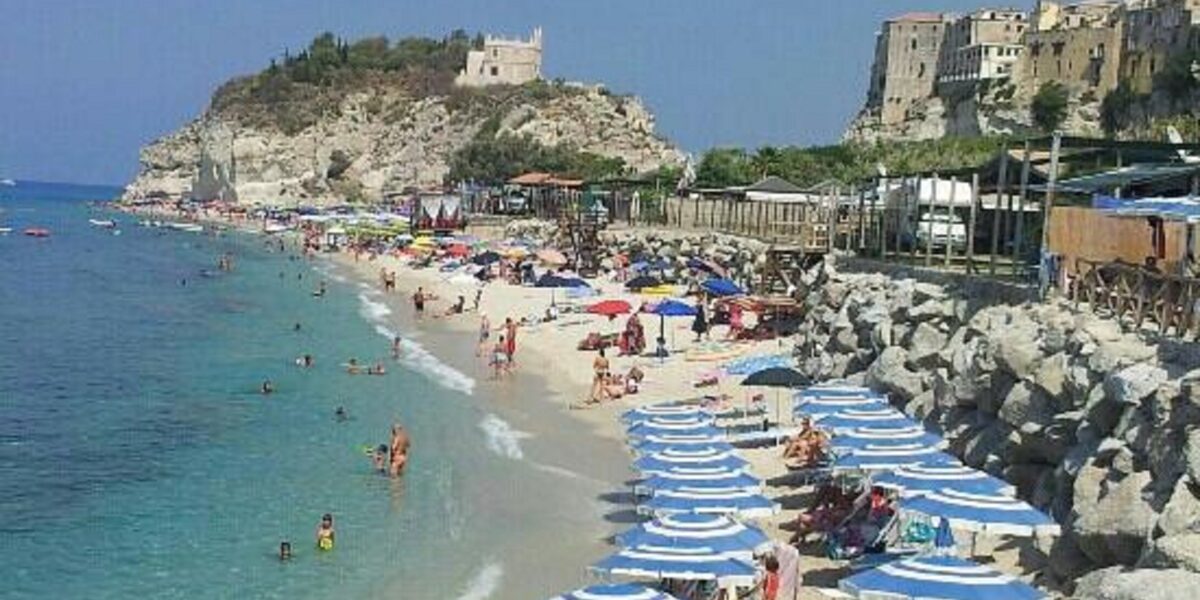 Turismo in Calabria: il lavoro povero non arricchisce i territori