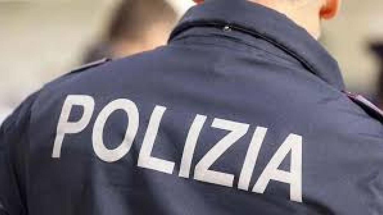 Donna muore in studio medico a Corigliano, indaga la polizia