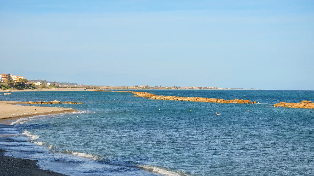 A Melissa, nella terra del vino il mare è più blu e incanta i visitatori