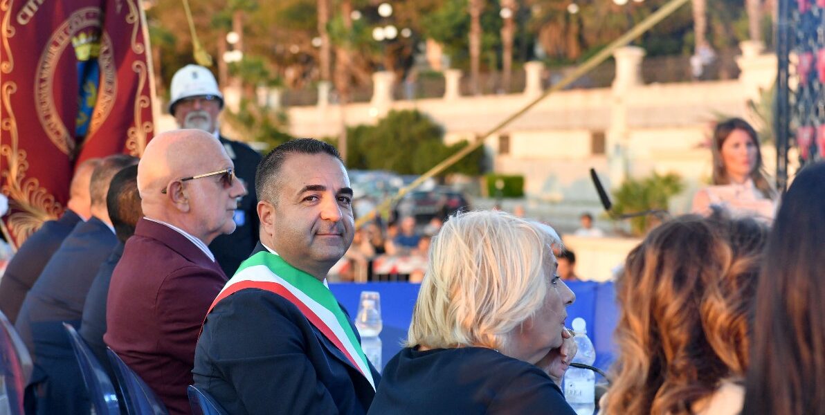 Cannizzaro, degrado in piazza Garibaldi