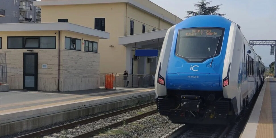 Pulizia straordinaria lungo le bretelle del Calopinace a Reggio Calabria