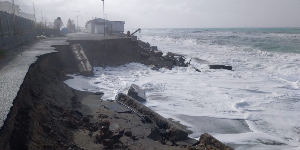 Calabria, fondi senza cantieri e costi prevenzione maltempo