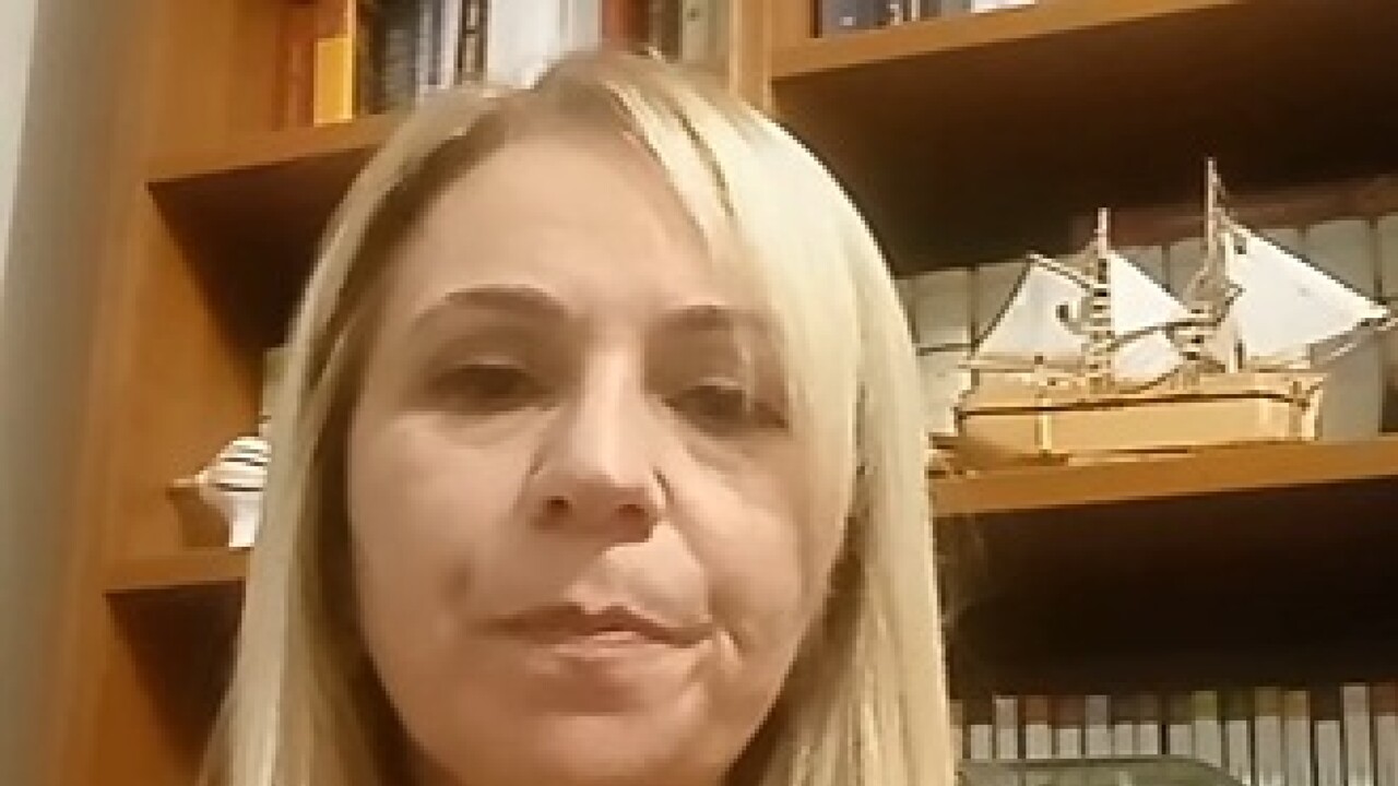 Minacce figli, sindaca Gioia Tauro si incatena al comune