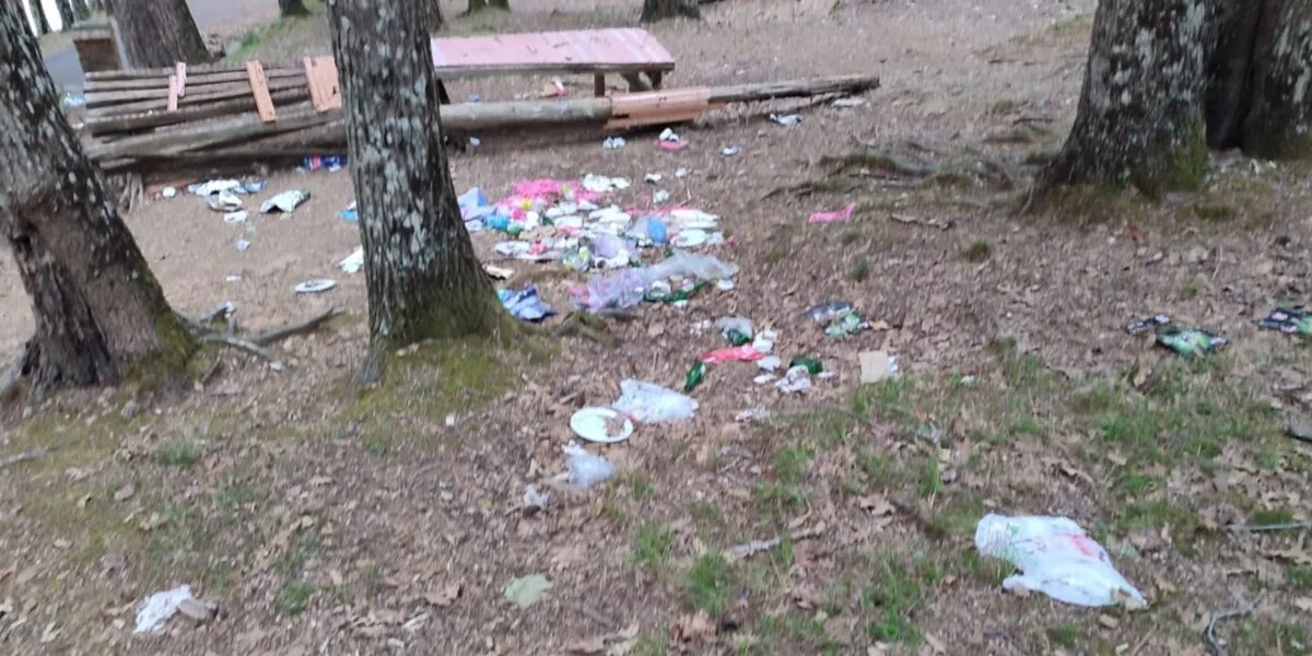A Paola l’appennino diventa una discarica a cielo aperto