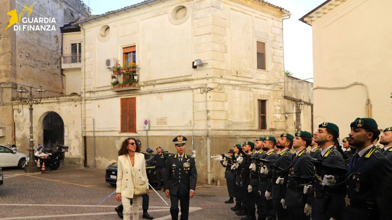 Ferro visita comando Calabria Guardia di Finanza