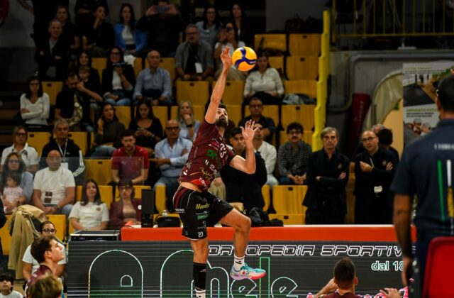 Domotek Volley Reggio Calabria celebra la storica rimonta