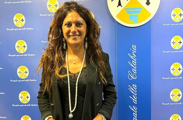 Intimidazione a Cetraro, cartucce sull’auto di Siciliano