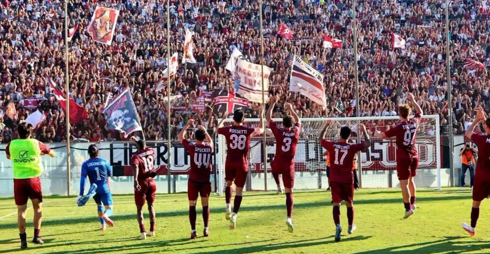 Reggina in fuga, ma è solo l’inizio del viaggio