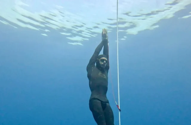 Due campioni azzurri promuovono il blue hole di Corigliano