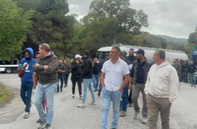 Protesta autotrasportatori sulla Ss 18 nel Cosentino